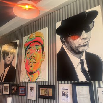 Chicago's Dog House - Inside - Hot Dogs Near Me - Chicago, Illinois Chicago's Dog House - Inside - Hot Dogs Near Me - Chicago, Illinois