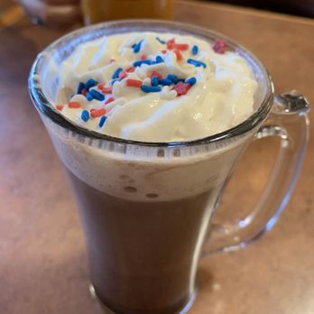 Linn's Restaurant - Hot chocolate - American Near Me - Cambria, California
