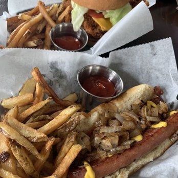 Sonny’s Grill - Chicken sandwich is juicy, crispy, and he even makes his own buns! Love the fresh cut fries - Hot Dogs Near Me - Petaluma, California Sonny’s Grill - Chicken sandwich is juicy, crispy, and he even makes his own buns! Love the fresh cut fries - Hot Dogs Near Me - Petaluma, California