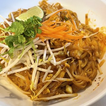 Hey Bangkok! - Pad Thai Chicken - Thai Near Me - Denver, Colorado