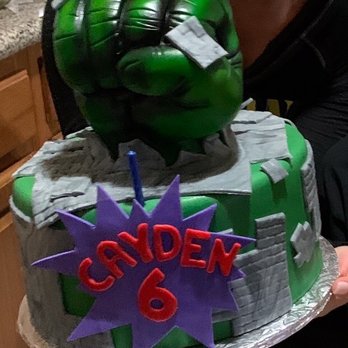 Cakes by Karl - Hulk themed cake - Desserts Near Me - Vallejo, California