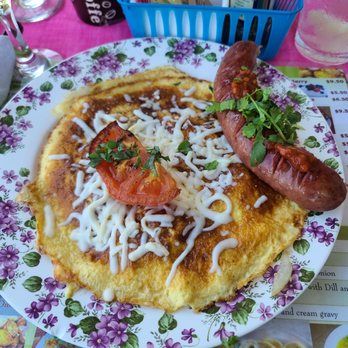 Around the World Cafe Bakery - California Omelette with Polish Sausage - Cafes Near Me - Indialantic, Florida