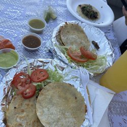 El Antojito - Asada and carnita mulitas with a taco de cabeza