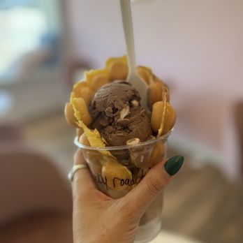 Wander Brew - Bubble waffle with scoop of Rocky Road - Coffee & Tea Near Me - Monteagle, Tennessee Wander Brew - Bubble waffle with scoop of Rocky Road - Coffee & Tea Near Me - Monteagle, Tennessee