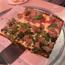 Crosby Sausage Detroit Pizza - Pizza Crosby Sausage Detroit Pizza - Pizza