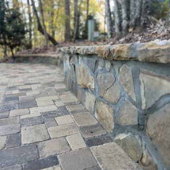 Zamora Design & Build - Flagstone seating wall - Lawn Services Near Me - Smyrna, Georgia