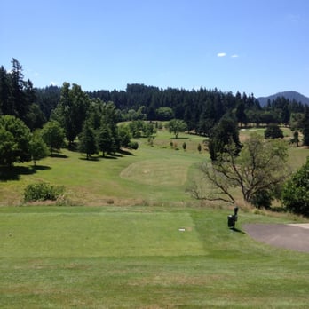 Laurelwood Golf Course - First tee 509 yards - Golf Near Me - Eugene, Oregon
