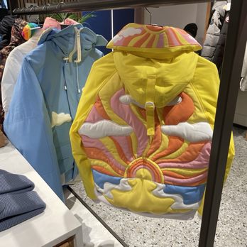 Canada Goose - Fancy jacket - Children's Clothing Near Me - Honolulu, Hawaii Canada Goose - Fancy jacket - Children's Clothing Near Me - Honolulu, Hawaii