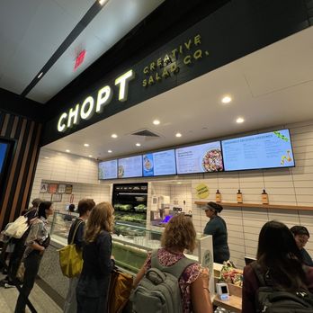 Chopt Creative Salad Co. - customers at the counter - Salad Near Me - New York, New York Chopt Creative Salad Co. - customers at the counter - Salad Near Me - New York, New York