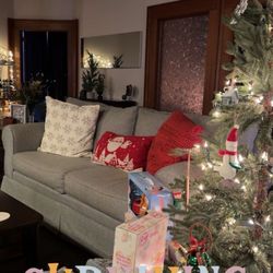 Awakenings Massage and Spa - The lobby when you walk in. Decorated for Christmas and they are even collected toys for Toys for Tots!