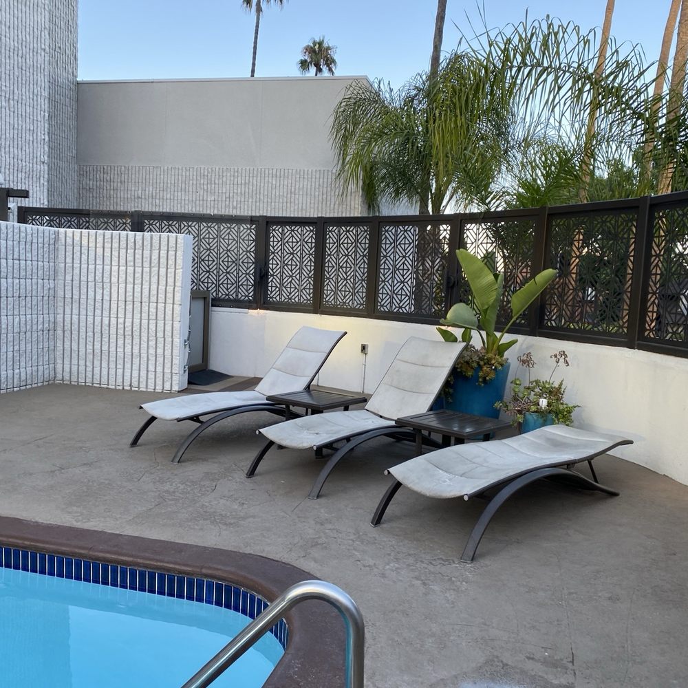 Hilton Pasadena - Stained seats - Hotels Near Me - Pasadena, California Hilton Pasadena - Stained seats - Hotels Near Me - Pasadena, California