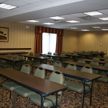 Hampton Inn Adel - Meeting Room - Hotels Near Me - Adel, Georgia