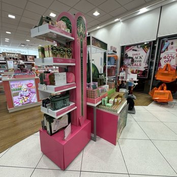Ulta Beauty - Cosmetics & Beauty Supply Near Me - Burbank, California Ulta Beauty - Cosmetics & Beauty Supply Near Me - Burbank, California