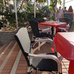 El Rincón Aragonés - Sitzplatz direkt an der Promenade.