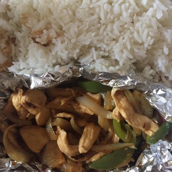 Khun Moo Thai Kitchen - Thai Near Me - Northridge, California Khun Moo Thai Kitchen - Thai Near Me - Northridge, California