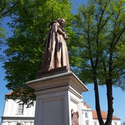 Luise-Henriette-Denkmal