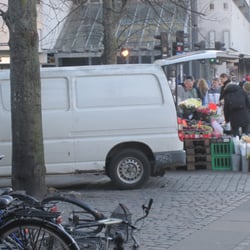 Gadesælger Nørrebro Station