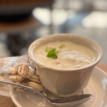 Breakwater - Cup of claim chowder - American Near Me - Stonington, Connecticut Breakwater - Cup of claim chowder - American Near Me - Stonington, Connecticut