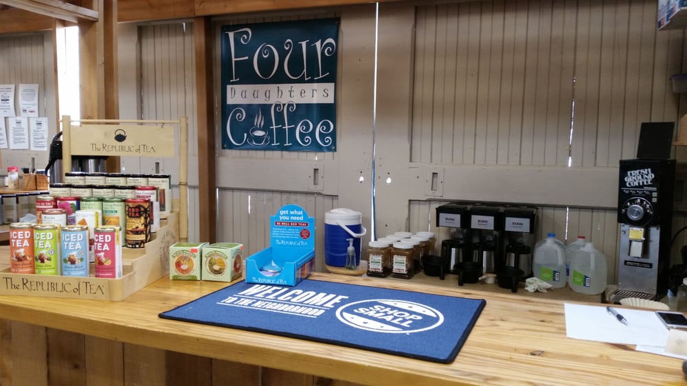 FOUR DAUGHTERS COFFEE Updated August 2024 421 W River Dr, Davenport