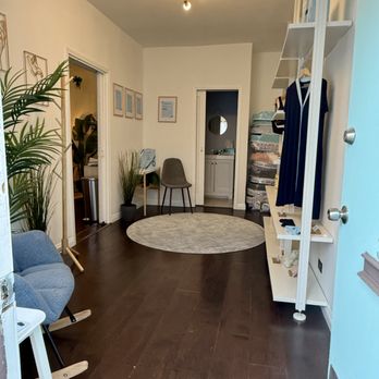 Mahmee - Breast pumps, nursing bras, herbal supplements, milk storage, nursing gowns, pillows - Lactation Services Near Me - Los Angeles, California Mahmee - Breast pumps, nursing bras, herbal supplements, milk storage, nursing gowns, pillows - Lactation Services Near Me - Los Angeles, California