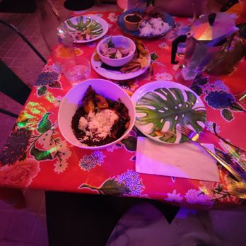 Moreno's Cuba - Vegetarian bowl and chicken plate - Cocktail Bars Near Me - Miami Beach, Florida
