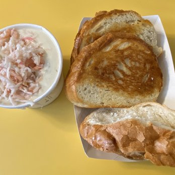 Splash Cafe - Pint of Clam Chowder w/ Seafood Topping & Grilled Sourdough Loaf - American Near Me - Pismo Beach, California