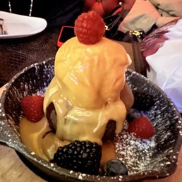 an ice cream sundae an ice cream sundae