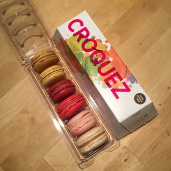Point G - top to bottom: chocolate hazelnut, creme brulee, red velvet, poppy flower, litchee, salted caramel - Macarons Near Me - Montreal, Quebec Point G - top to bottom: chocolate hazelnut, creme brulee, red velvet, poppy flower, litchee, salted caramel - Macarons Near Me - Montreal, Quebec