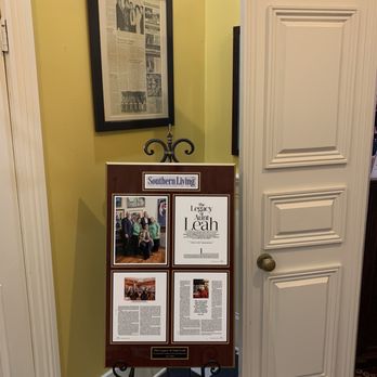 Dooky Chase's Restaurant - Inside - Cajun/Creole Near Me - New Orleans, Louisiana