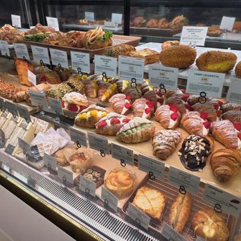 Tous Les Jours - Bakery case - Bakeries Near Me - Portland, Oregon Tous Les Jours - Bakery case - Bakeries Near Me - Portland, Oregon