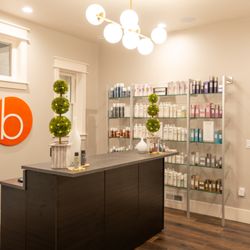 b Space Salon - Front Desk