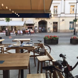 North Fish - Widok na ulicę Nowy Świat.