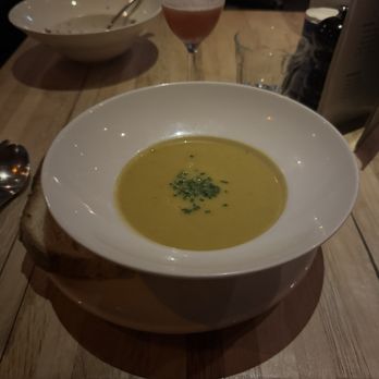Sophie's Bar - Soup of the Day with Gluten Free Bread - Cocktail Bars Near Me - Dublin, D