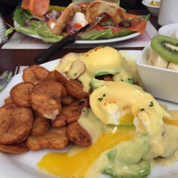 Le Vieux St-Laurent - Breakfast & Brunch Near Me - Montreal, Quebec Le Vieux St-Laurent - Breakfast & Brunch Near Me - Montreal, Quebec