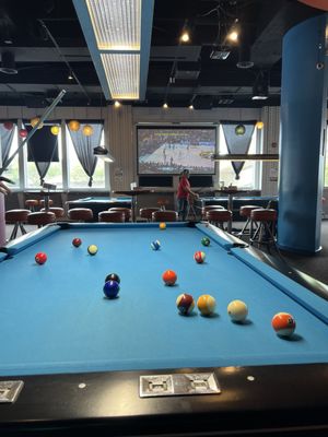 Continental Pool Lounge by null