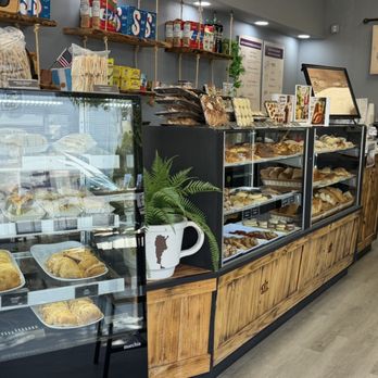 Aroma D Cafe Bakery II - Bakeries Near Me - East Rutherford, New Jersey