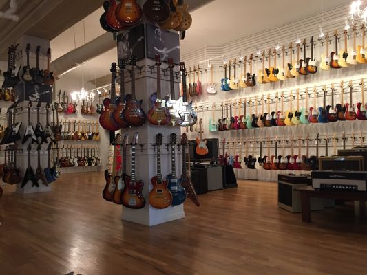 Chicago Music Exchange by null