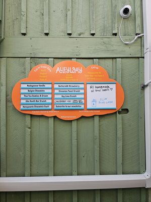 Alleyway Ice Cream by null