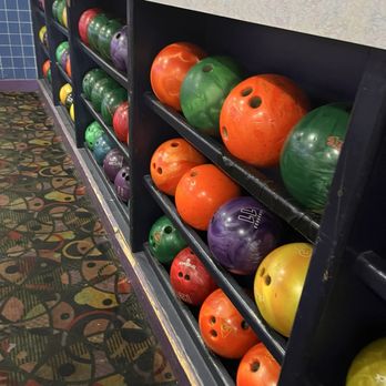 Pin Chasers - Veterans - Lots of balls - Bowling Near Me - Tampa, Florida Pin Chasers - Veterans - Lots of balls - Bowling Near Me - Tampa, Florida