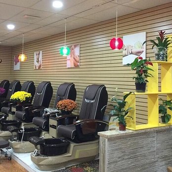 Q Sunny Nail - Pedicure section - Nail Salons Near Me - Brooklyn, New York Q Sunny Nail - Pedicure section - Nail Salons Near Me - Brooklyn, New York