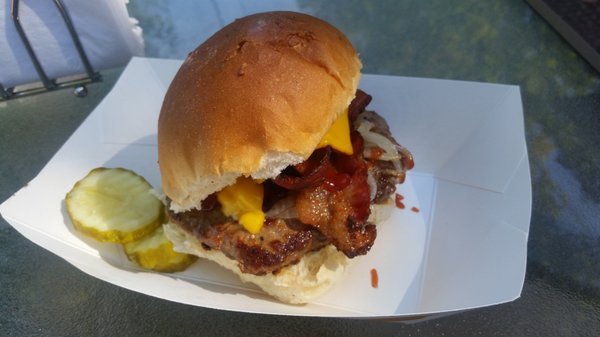 Curbside Kitchen Restaurant On Wheels by null