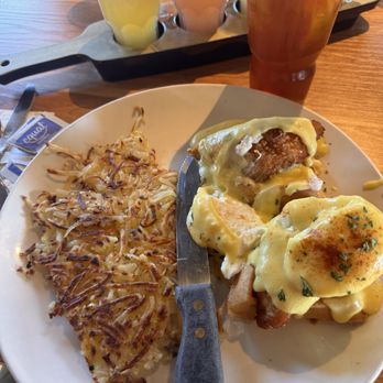Broken Yolk Cafe - Cafes Near Me - Palm Springs, California
