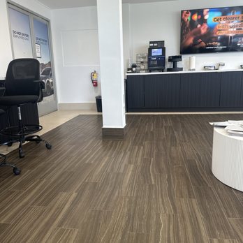Hyundai - The way to the service area and the waiting area.. - Car Dealers Near Me - Glendale, California Hyundai - The way to the service area and the waiting area.. - Car Dealers Near Me - Glendale, California