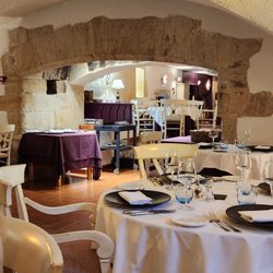 La Cour des Ducs - Dining Room