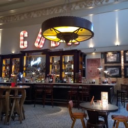 Revolución de Cuba - Derby - Very roomy and elegant interior.