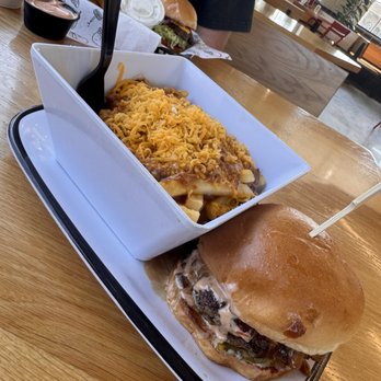 Eat Fantastic - The #8 GOAT Combo with Chilli Cheese Fries - American Near Me - Tustin, California