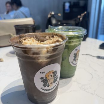 The Screaming Parrots Cafe - Hojicha banana bread pudding Matcha Einspänner - Desserts Near Me - Redmond, Washington The Screaming Parrots Cafe - Hojicha banana bread pudding Matcha Einspänner - Desserts Near Me - Redmond, Washington