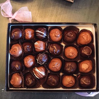 Chatham Candy Manor - Can't. Stop. Eating. - Candy Stores Near Me - Chatham, Massachusetts