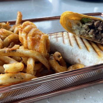 Glasshouzz - Lamb wrap with no cheese. Flavorful and I loved the crispiness of the wrap. - Pizza Near Me - Livermore, California Glasshouzz - Lamb wrap with no cheese. Flavorful and I loved the crispiness of the wrap. - Pizza Near Me - Livermore, California
