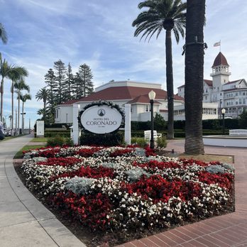 Hotel del Coronado, Curio Collection by Hilton - Front entrance to the hotel - Coronado, CA